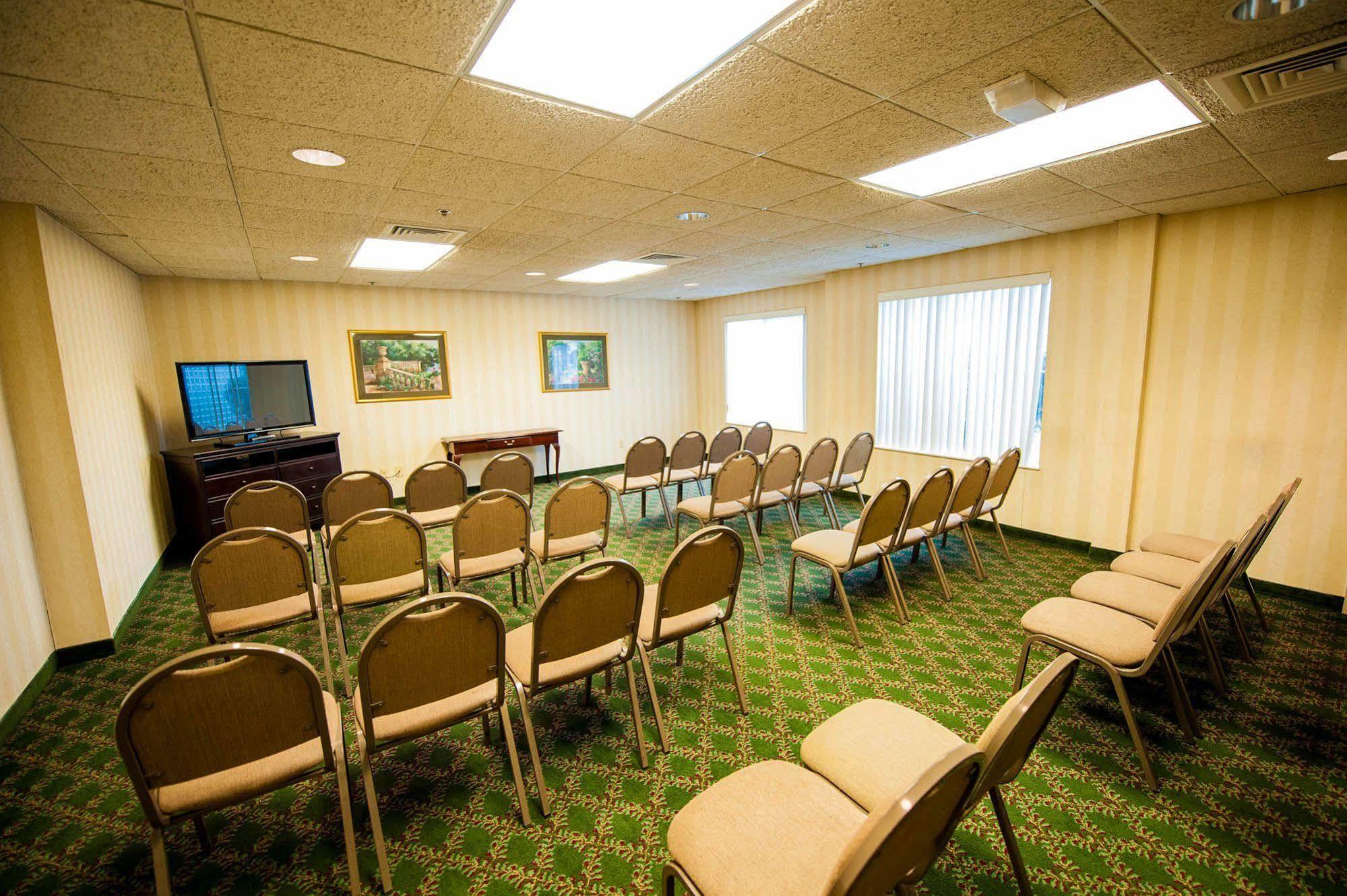 Greystone Inn&Suites Vance Eksteriør bilde