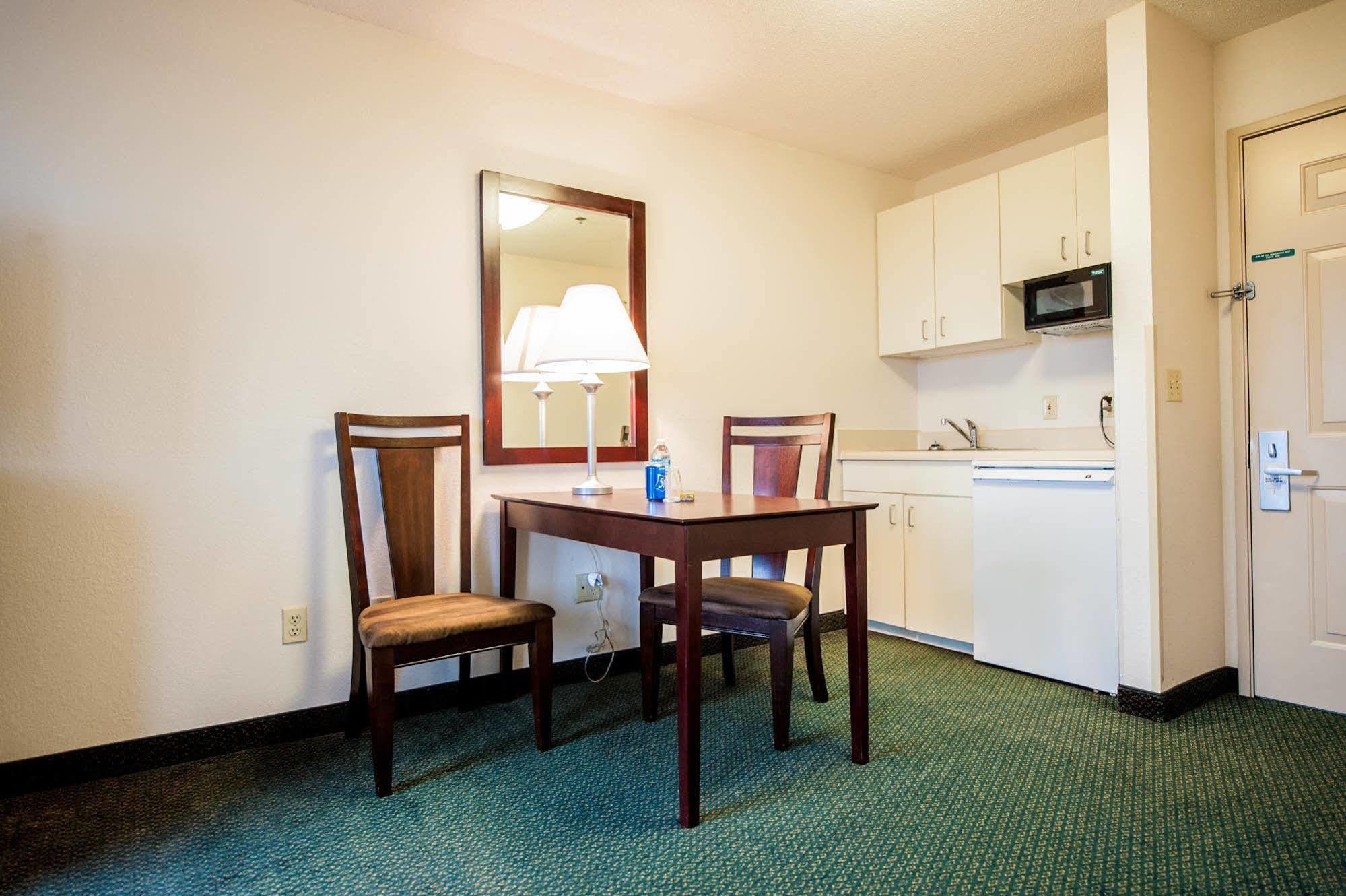 Greystone Inn&Suites Vance Eksteriør bilde